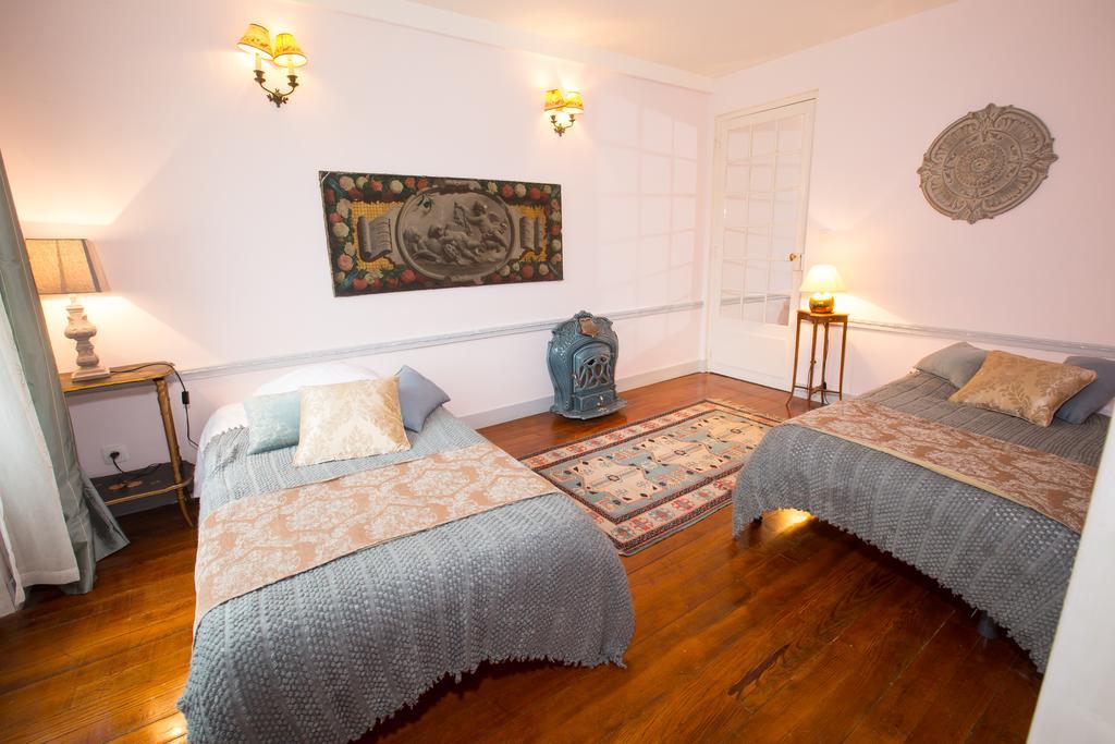 Chateau De La Madeleine Bed and Breakfast Pressagny-lʼOrgeuilleux Esterno foto