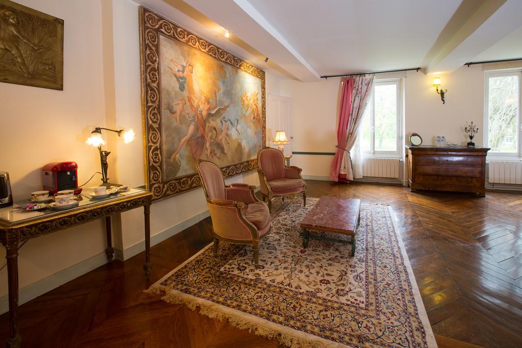 Chateau De La Madeleine Bed and Breakfast Pressagny-lʼOrgeuilleux Esterno foto