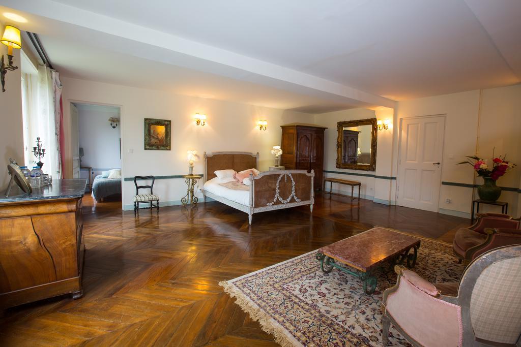 Chateau De La Madeleine Bed and Breakfast Pressagny-lʼOrgeuilleux Esterno foto