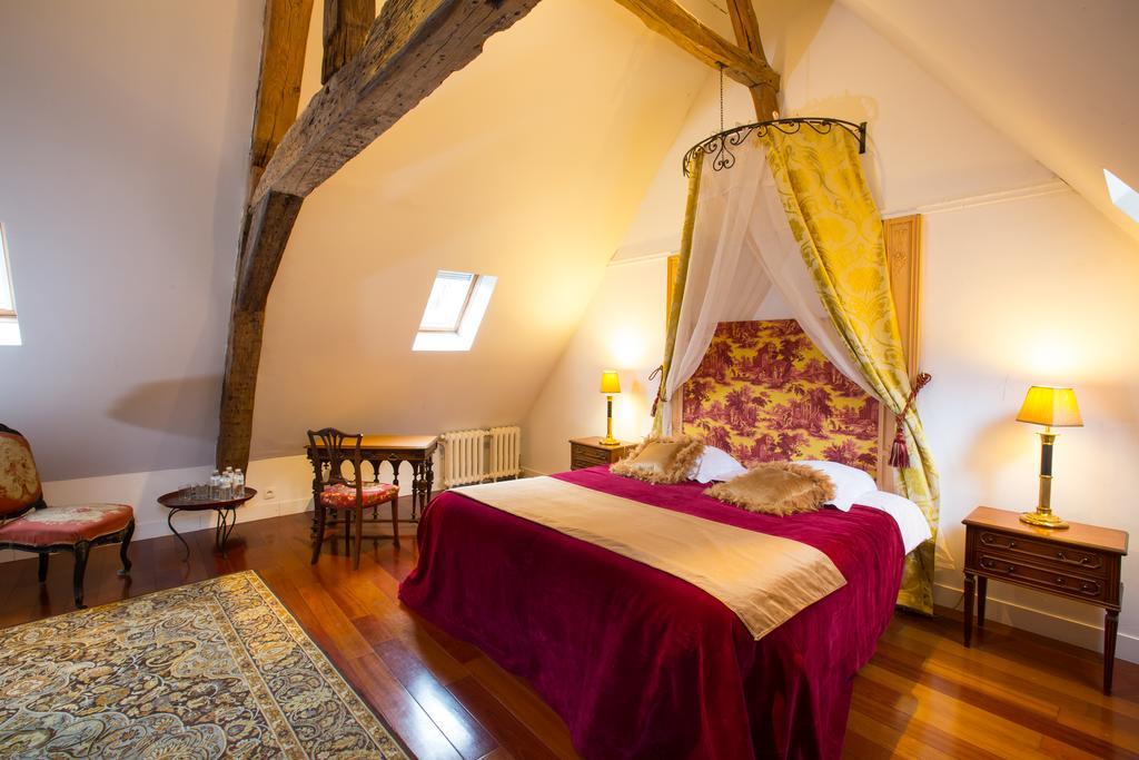 Chateau De La Madeleine Bed and Breakfast Pressagny-lʼOrgeuilleux Esterno foto