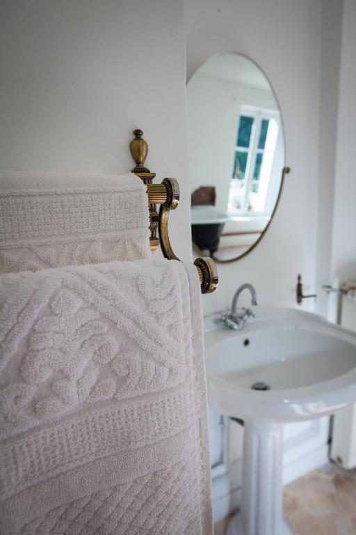 Chateau De La Madeleine Bed and Breakfast Pressagny-lʼOrgeuilleux Esterno foto