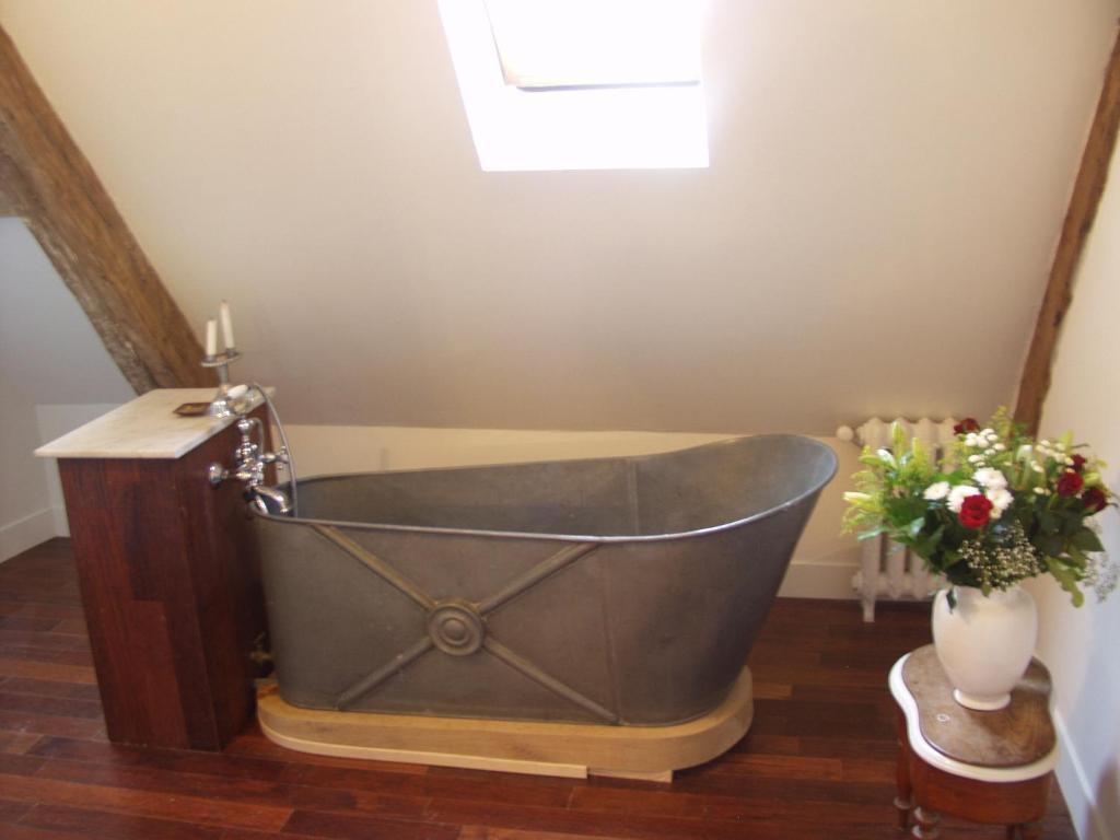 Chateau De La Madeleine Bed and Breakfast Pressagny-lʼOrgeuilleux Esterno foto