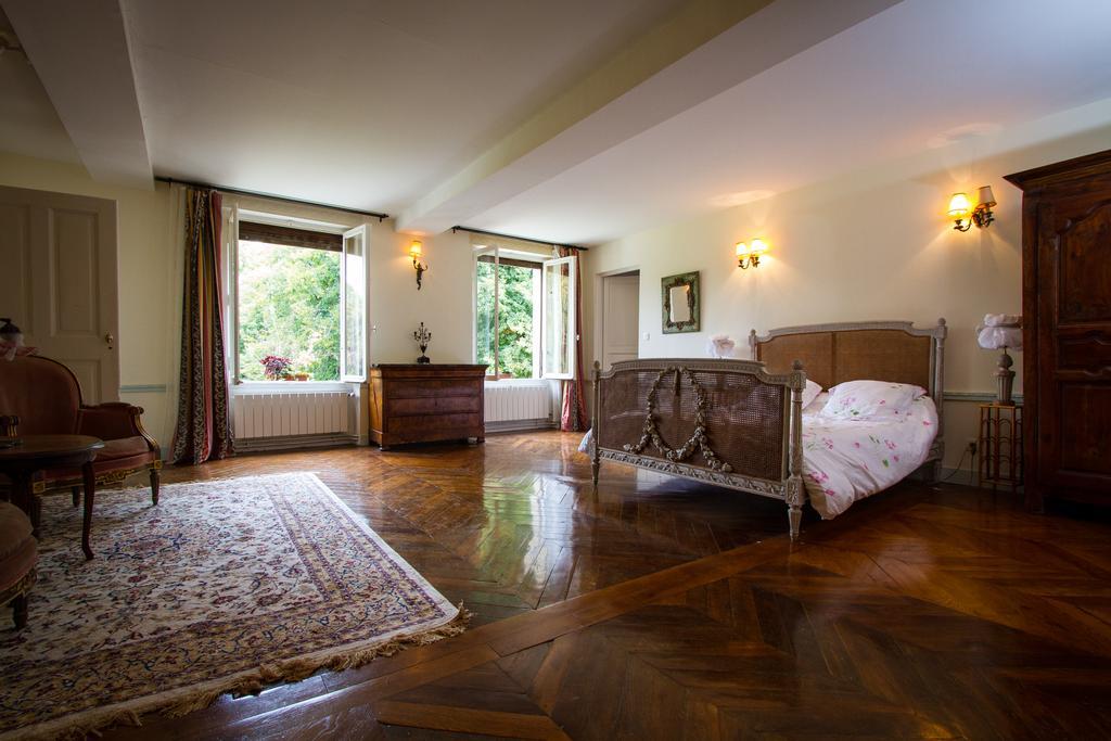 Chateau De La Madeleine Bed and Breakfast Pressagny-lʼOrgeuilleux Esterno foto