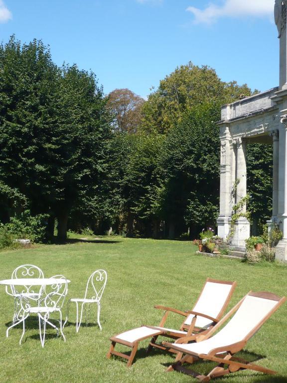 Chateau De La Madeleine Bed and Breakfast Pressagny-lʼOrgeuilleux Esterno foto