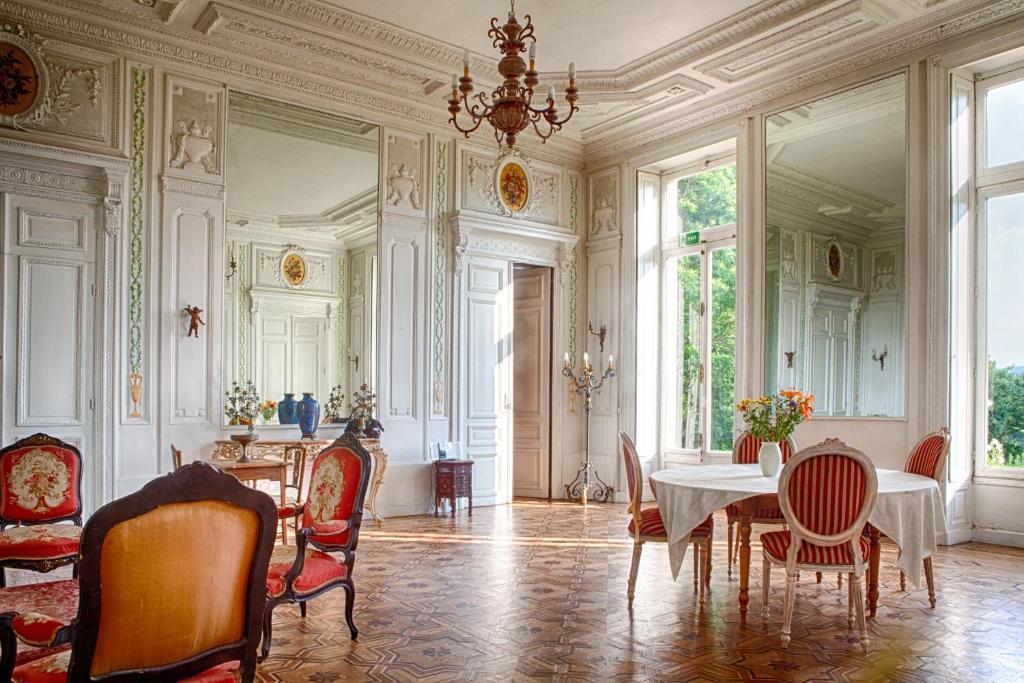 Chateau De La Madeleine Bed and Breakfast Pressagny-lʼOrgeuilleux Esterno foto